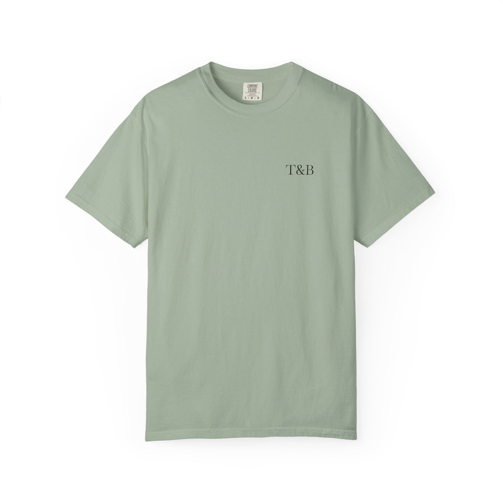 T-Shirt mit „Trust & Believe“-Grafik im Marine-Look — Kompass-Rückendruck