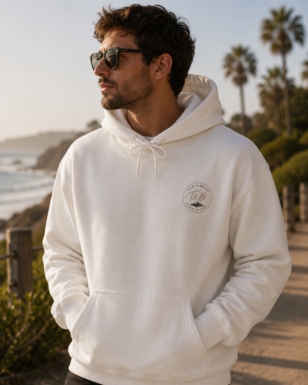 Trust & Believe Hoodie — Palm Island Inspirierender Pullover