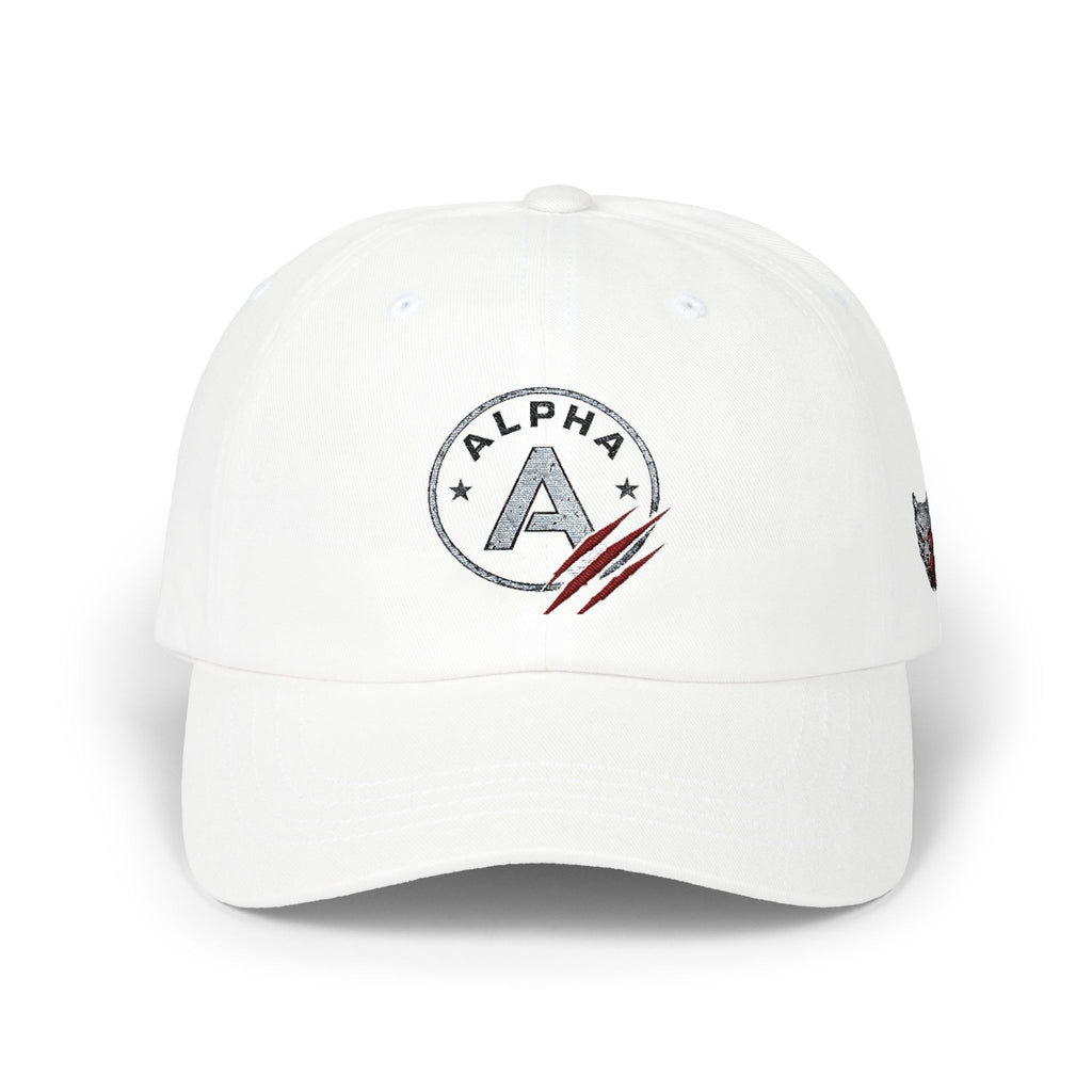 Alpha Dad Cap — Distressed „Alpha“-Emblem mit Krallenspuren