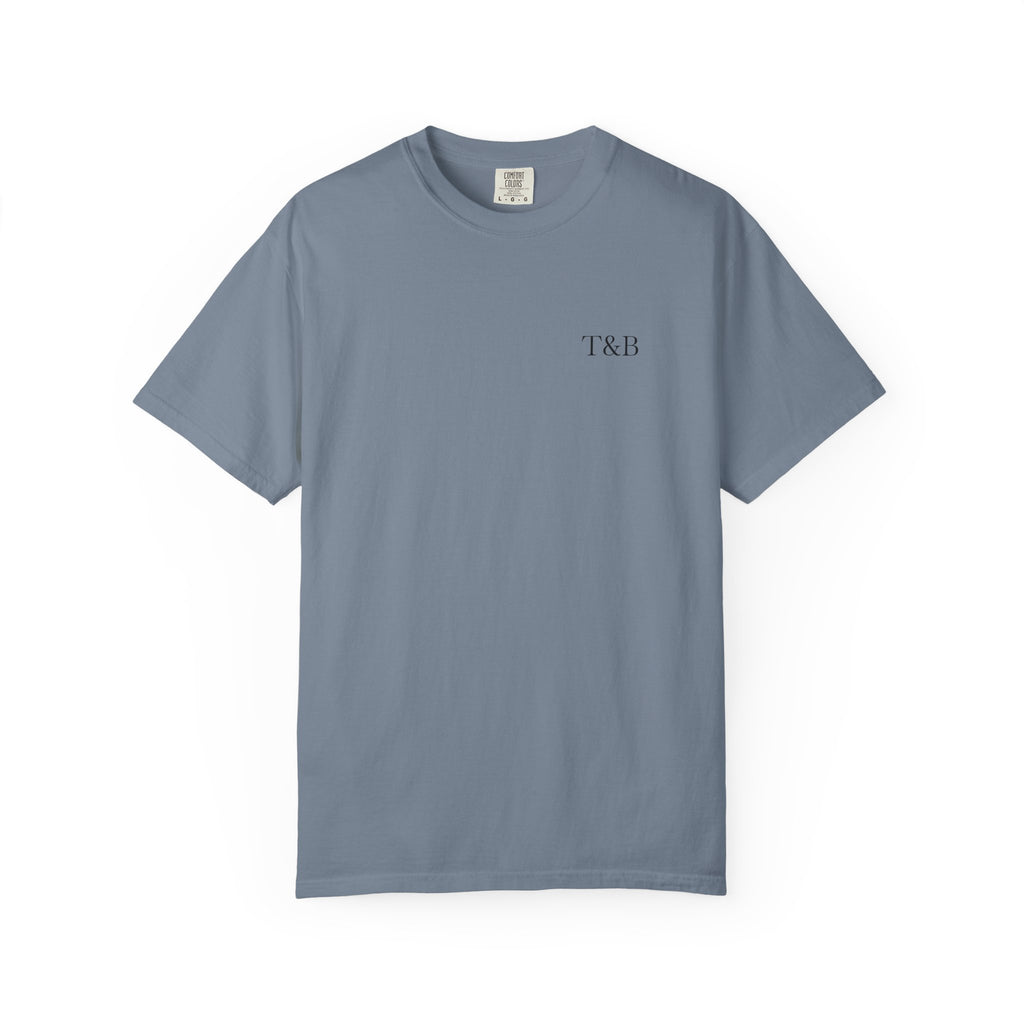 T-Shirt mit „Trust & Believe“-Grafik im Marine-Look — Kompass-Rückendruck